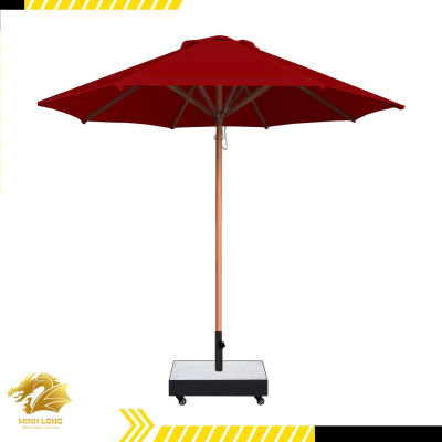 Dù gỗ sân vườn màu đỏ đô, dù gỗ đúng tâm đế vuông có bánh xe khoá ( đường kính 2,5m và 3m )
