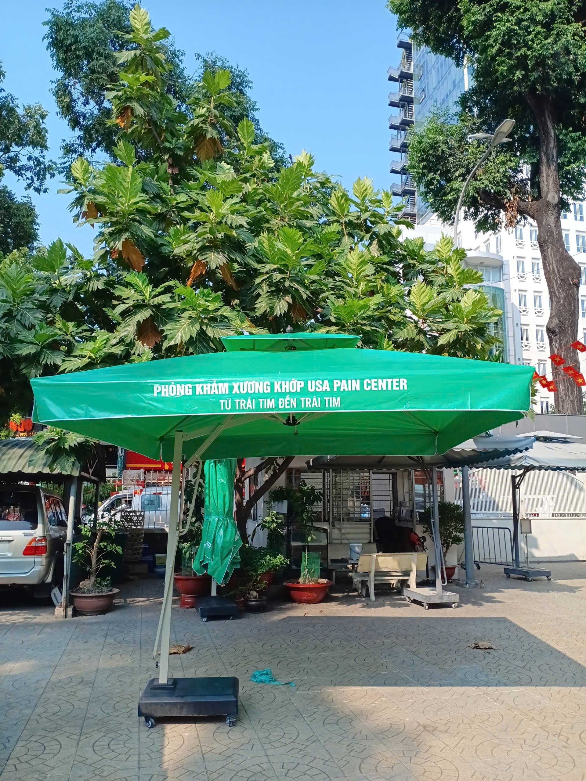 Dù che nắng Ô Môn, Cần Thơ - hình dù vuông 3x3m màu xanh lá, chất liệu bạt mingsung