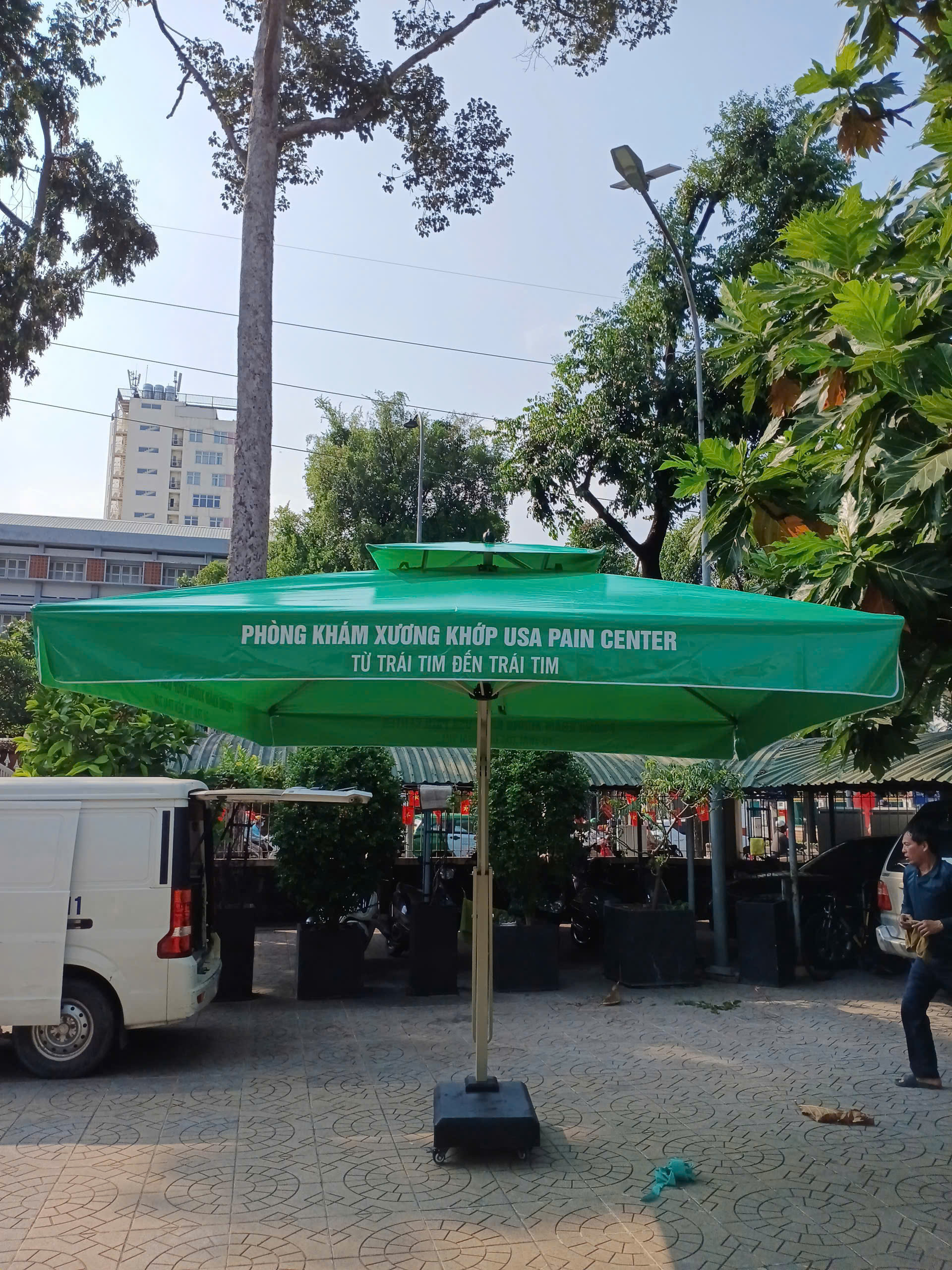 Dù che nắng tại Thuận An - mẫu dù vuông 3x3m hai tầng chất liệu bạt mingsung