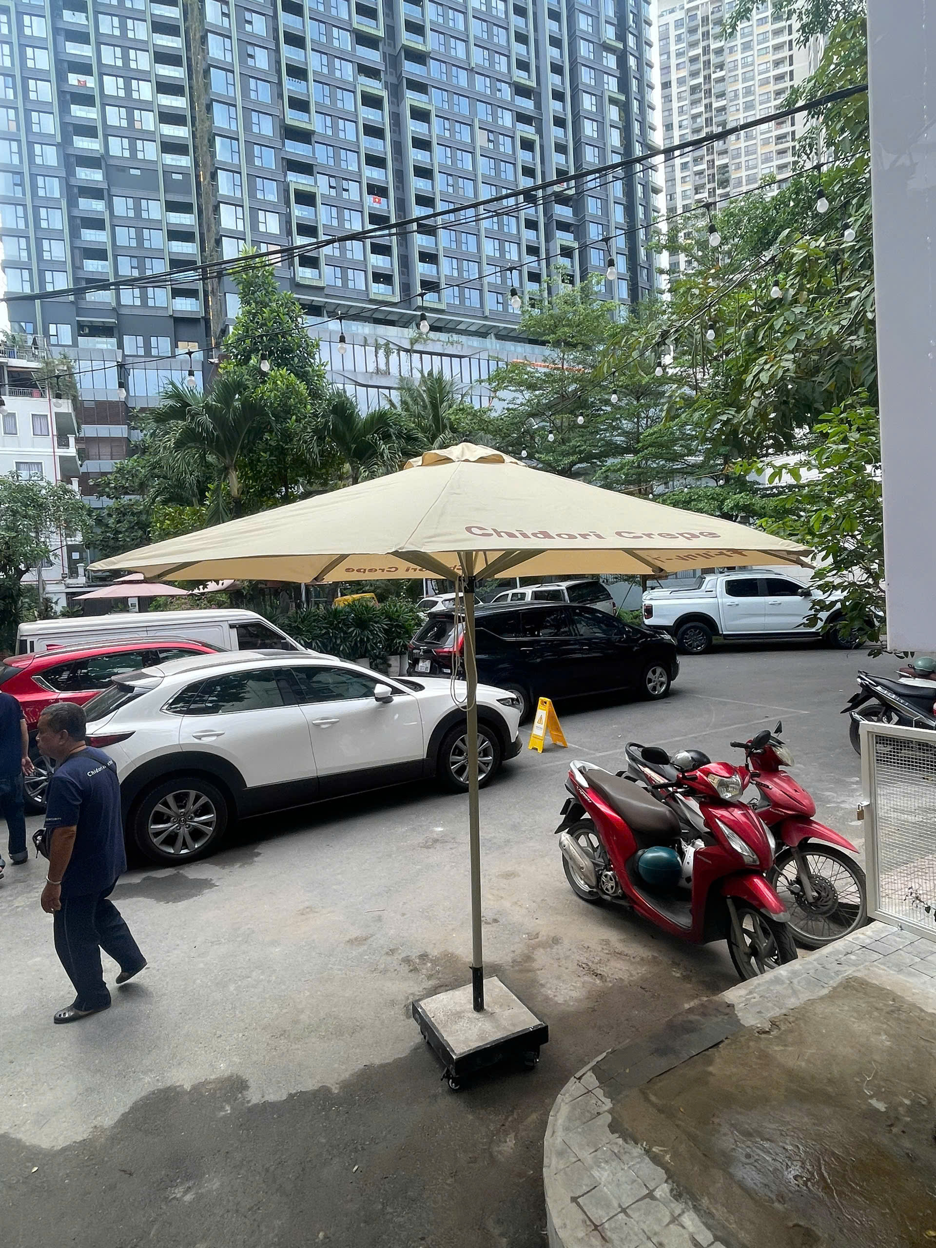 Dù che nắng Thủ Dầu Một, TPHCM - Mẫu dù tròn đúng tâm 3m đế vuông có bánh xe