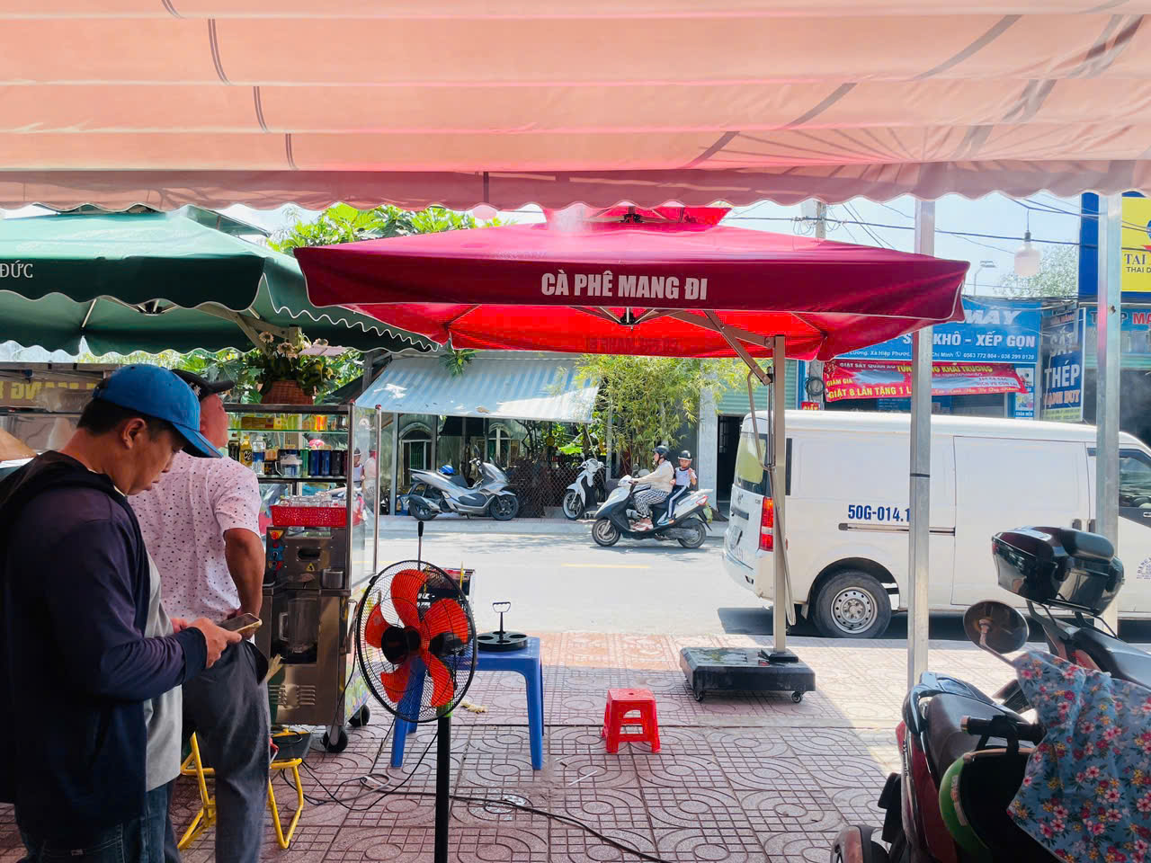 Dù che Thuận An, TPHCM - Mẫu dù vuông 3x3m in bán cafe mang đi