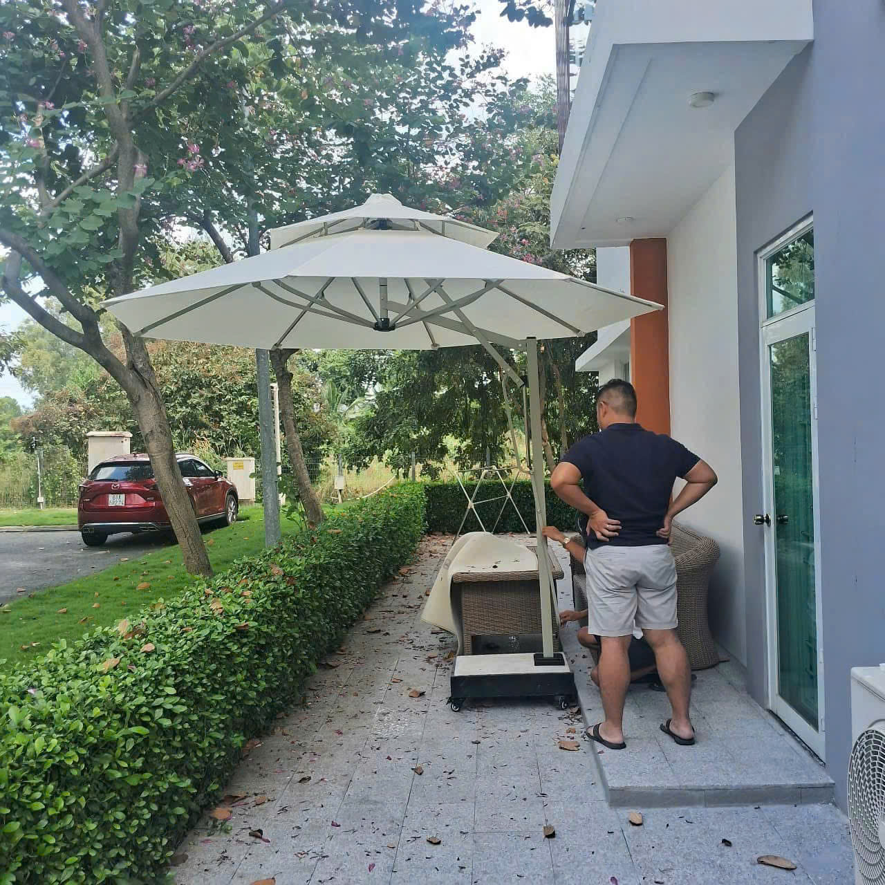 Mua Ô Dù Lệch Tâm Tròn 3m7 Che Nắng Sân Vườn Bền Đẹp - Giá Tốt Nhất